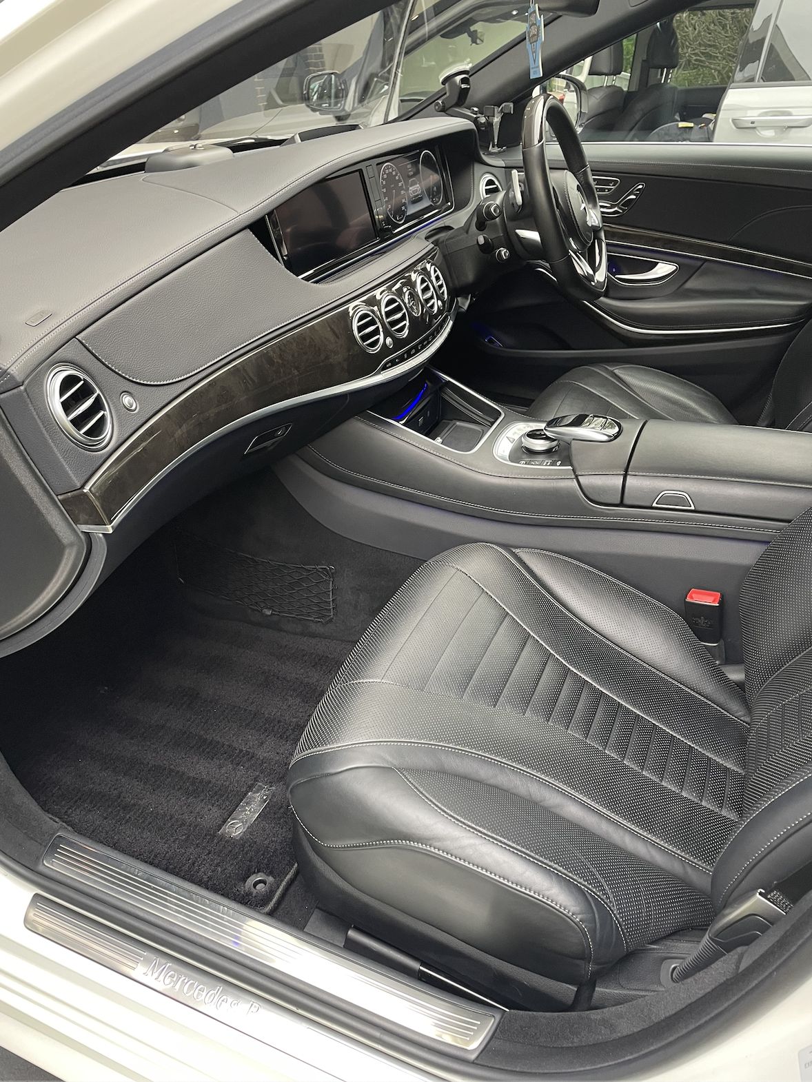 Clean leather interior after a Glowup detail